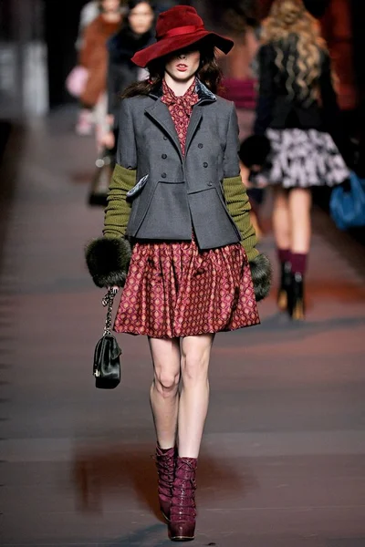 Look 15